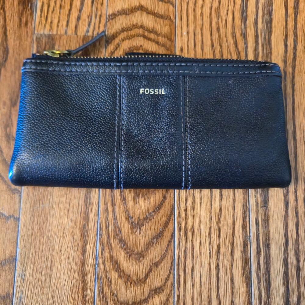 Fossil Women's Black Leather Pebble Wallet